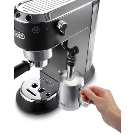 DeLonghi EC 685.BK Dedica fekete espresso kávéfőző