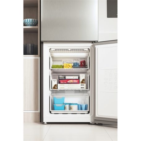 Indesit INFC8 TI21X inox, alulfagyasztós, Hűtő:231L, Fagyasztó:104L, Total No frost hűtőszekrény
