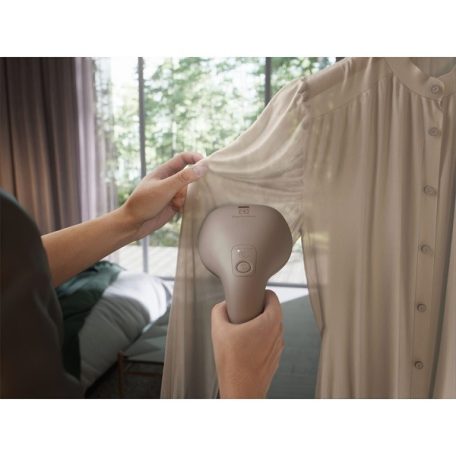 Electrolux E7HS2-6UG Refine 700 szürke kézi ruhagőzölő